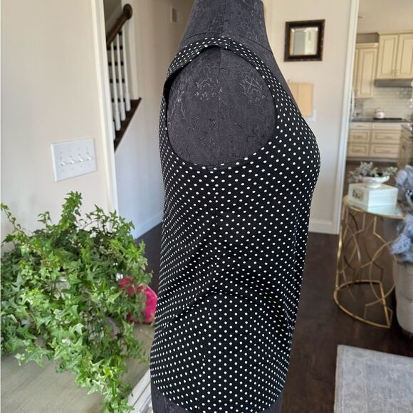 Black and white polkadotted Chico size 0 tank top - Picture 2 of 4